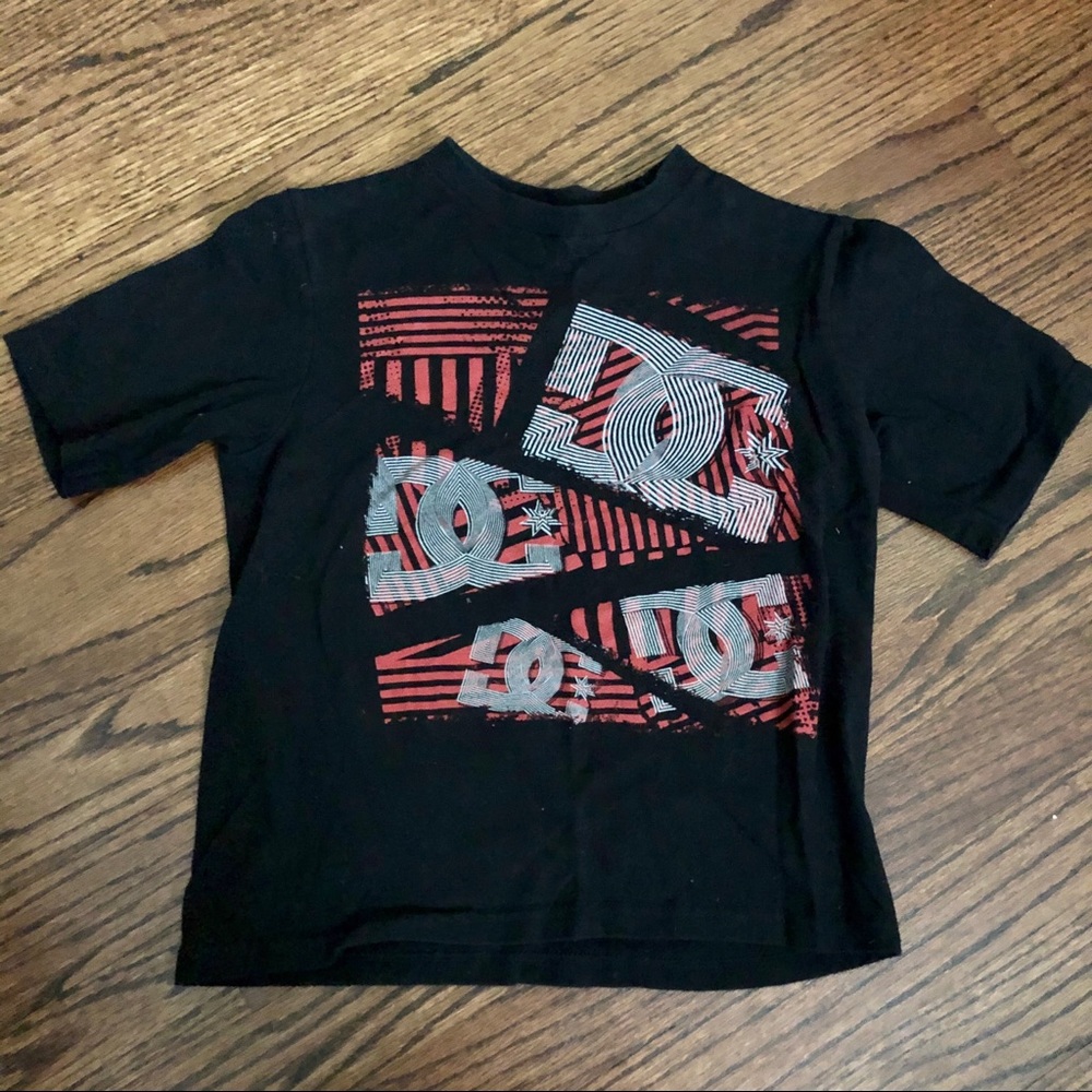 DC SHOES little kids Graphic Tee Size M